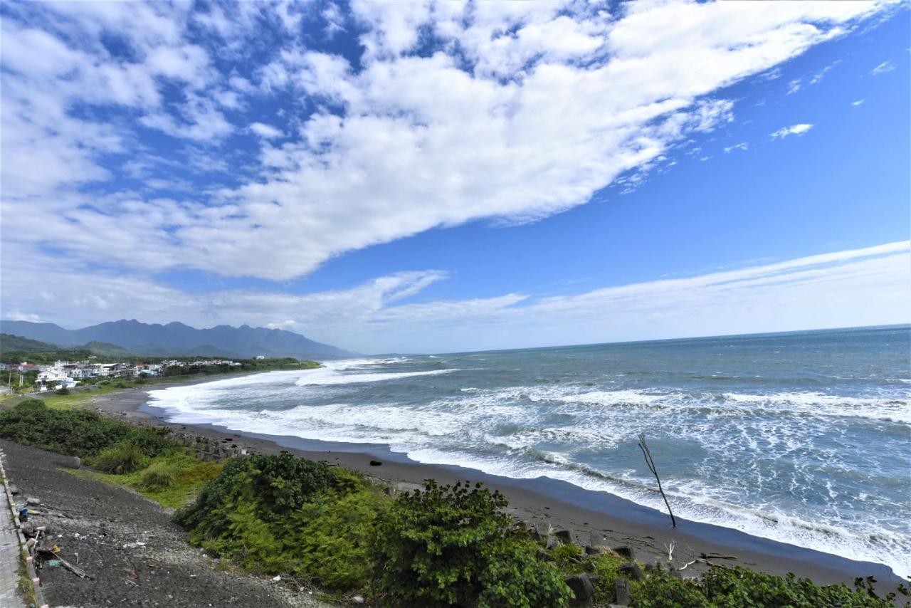 Hotel Cube Taitung Exterior photo